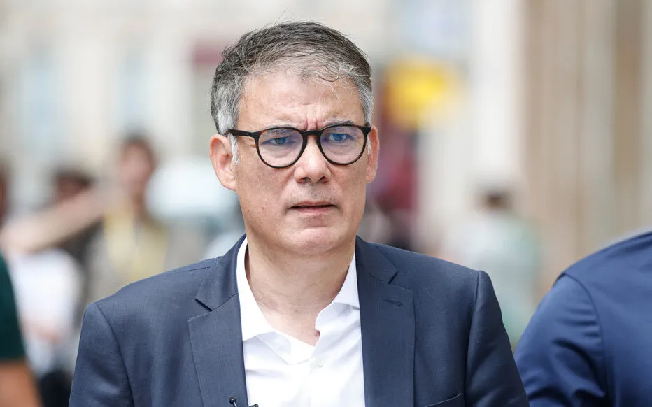 Le nouveau Premier ministre, Sébastien Lecornu, entame des consultations pour former son gouvernement et discuter du budget 2026.