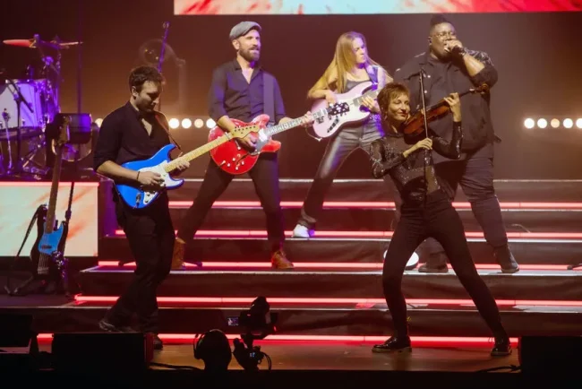 Le Public Se Lève Pour Magali Ripoll En Chantant Goldman