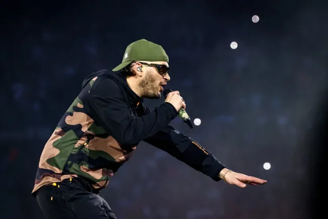 Le rappeur Jul fait vibrer l'Europe avec un concert unique dans les cinémas