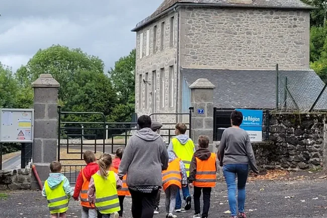 Le suicide choquant d'une directrice d'école, un cri d'aide silencieux :