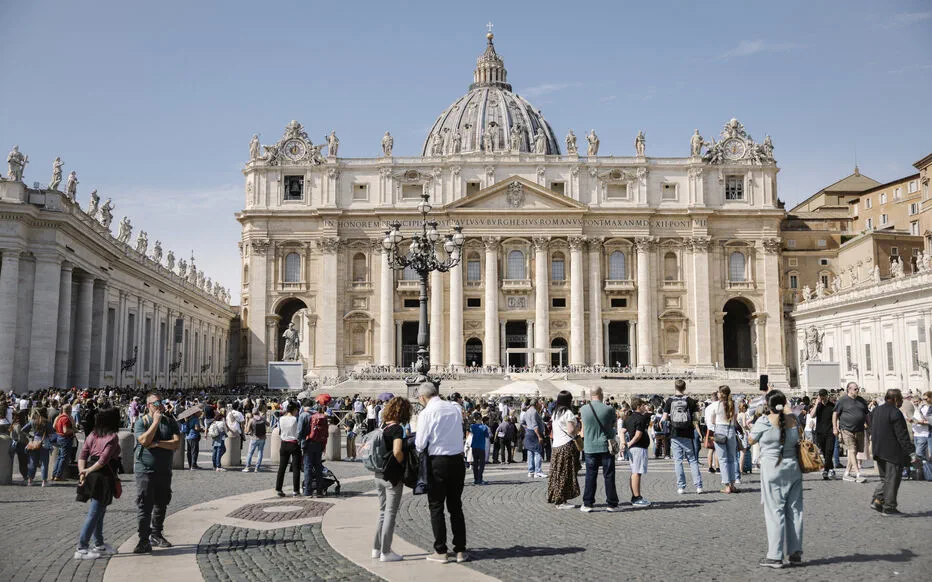 Le Vatican accueille un pèlerinage LGBT+ lors de l'Année Sainte, un signe de diversité dans l'Église catholique