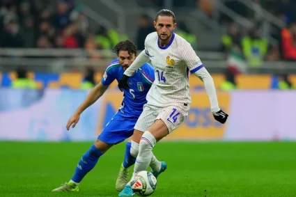 Les Bleus profitent du soleil après la pluie