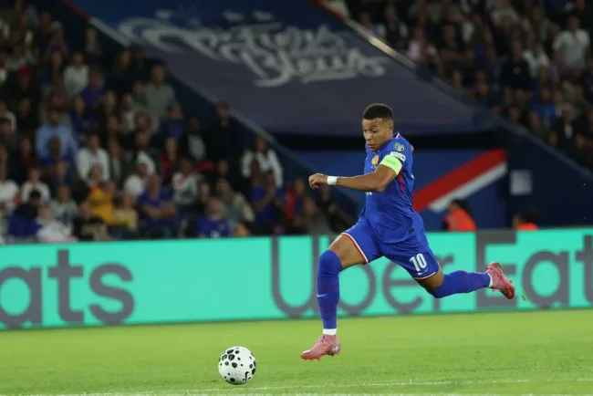 Les Bleus vers 2026 : une qualification en demi-teinte