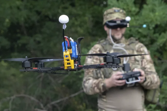 Les experts russes développent un système laser pour contrer les drones ennemis