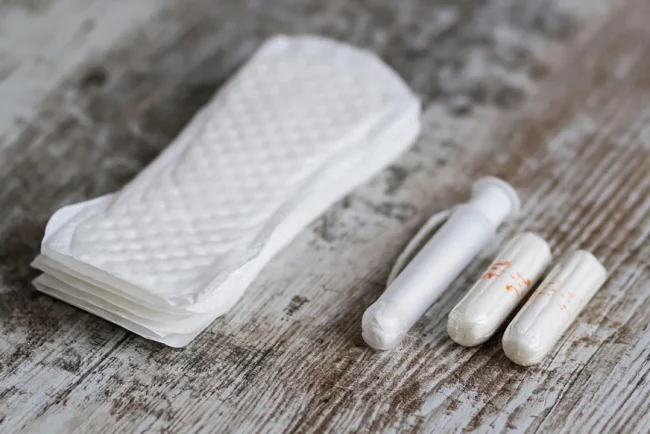 Les premières règles : un phénomène précoce et ses implications