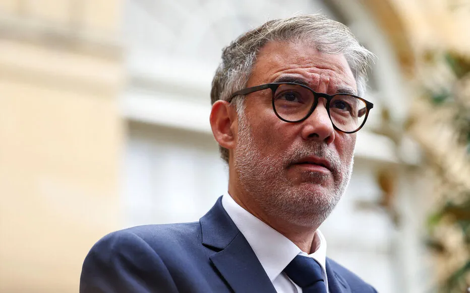 Les socialistes s’opposent à la nomination de Sébastien Lecornu à Matignon