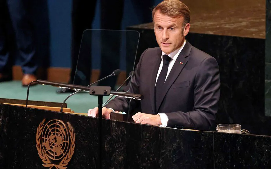 Macron tente d'entrer dans l'histoire