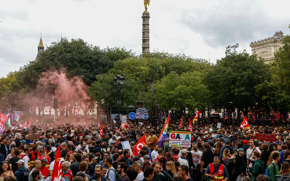 Manifestation massive en France : inquiétudes des autorités face à une ultratélé d'extrême gauche