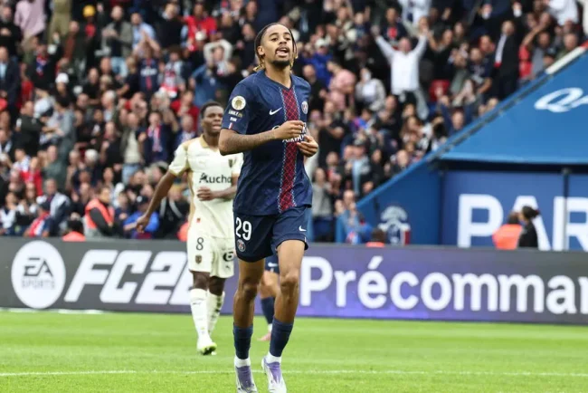 Paris Saint-Germain : Barcola guide les Parisiens face au Racing Club de Lens