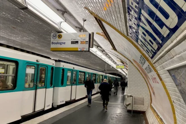 Perturbations sur la ligne 10 du métro de Paris cet été et début automne