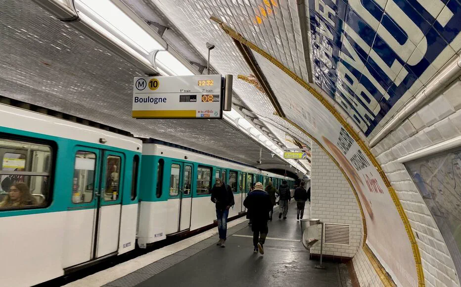 Perturbations sur la ligne 10 du métro de Paris cet été et début automne