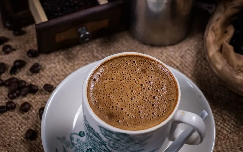 Profitez d'un café quotidien à petit prix avec la De'Longhi Magnifica S Espresso Machine chez Cdiscount