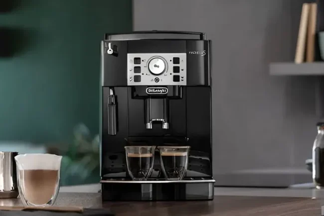 Profitez d'une pause café avec les machines à café De'Longhi chez Cdiscount