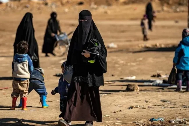 Rapatriement de dix mineurs et trois mères de camps syriens en France