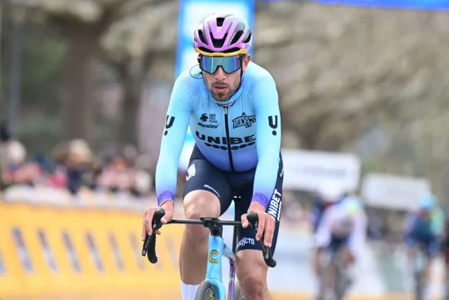 Scandale de dopage : l'Italien Giovanni Carboni suspendu par l'UCI