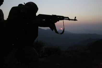 Abdel Malik al-Houthi ordonne la cessation des attaques contre Israël et les navires commerciaux dans la mer Rouge et le golfe d’Aden.