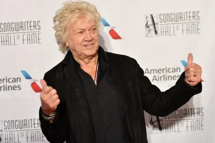 Le légendaire chanteur et bassiste John Lodge des Moody Blues nous quitte
