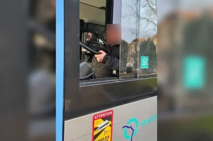 La photo du bus fait réagir les usagers : incident ou complot ?