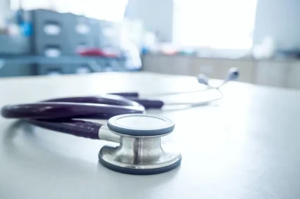 Alexandre, médecin généraliste, confronté à des accusations de viols et d’agressions sexuelles