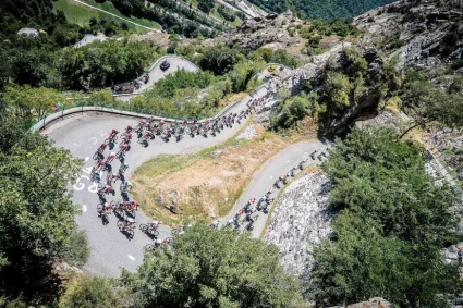 Le Tour de France dévoile son parcours pour 2024 : des villes hôtes ravis et des maires à l’affût des votes