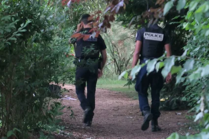 Meurtre ou suicide ? La police enquête sur la découverte d’un corps près du lac de Créteil