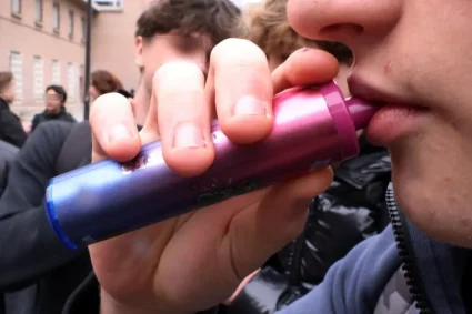 Interdiction des cigarettes électroniques jetables au Royaume-Uni : une mesure pour protéger les jeunes