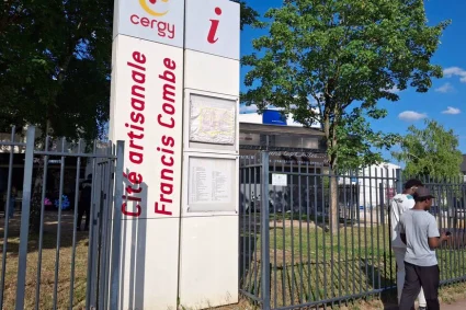Les entrepreneurs de Cergy se battent contre la perturbation causée par un camp de sans-abri