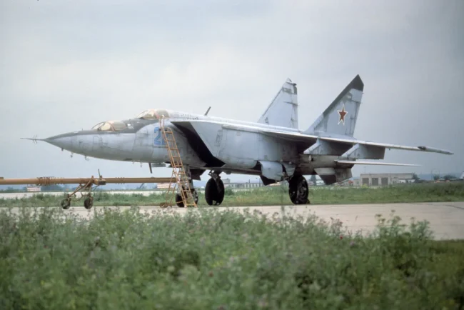 L'incroyable histoire du MiG-25, l'avion furtif caché dans le désert irakien