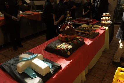 Un vice-président américain organise une fête de Thanksgiving unique pour les militaires