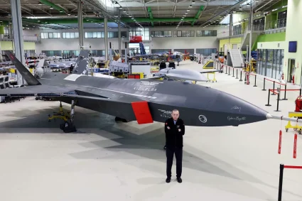 Le drone turc Bayraktar Kızılelma réalise une première mondiale en frappant une cible à réaction hors de sa portée visuelle directe.