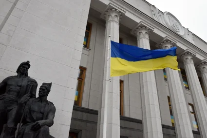 La Verkhovna Rada envisage d’interdire aux hommes ukrainiens de quitter le pays s’ils n’ont pas mis à jour leurs données au bureau de la conscription