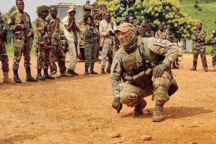 Les crimes de guerre du groupe Afrique Corps au Mali et leur implication pour la Russie