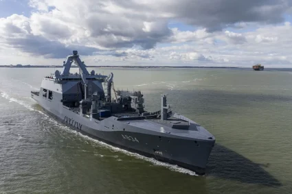 La marine néerlandaise envoie un navire de ravitaillement dans les Caraïbes alors que la tension monte