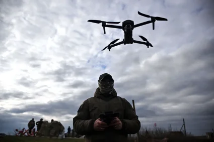 La Russie lance une frappe massive sur les positions ukrainiennes en réponse aux attaques de drones
